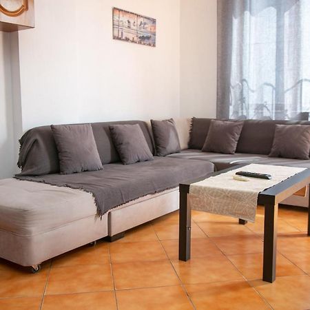A&B Apartment Голем Экстерьер фото
