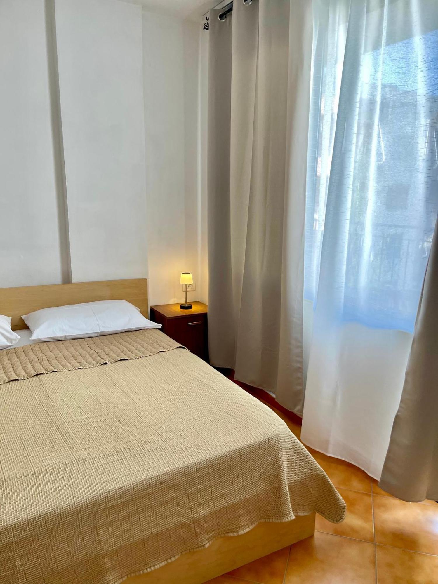 A&B Apartment Голем Экстерьер фото